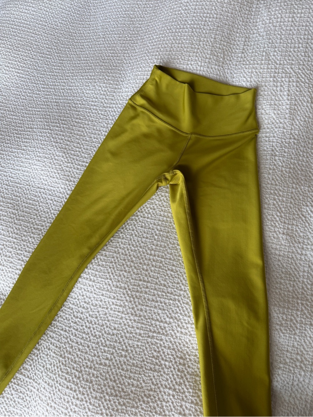 Alo Airlift High-Waist Leggings - Chartreuse